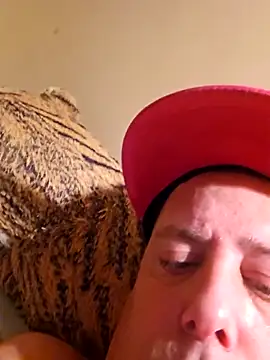 HeteroHotGuy1 online show from November 1, 2025, 8:25 pm