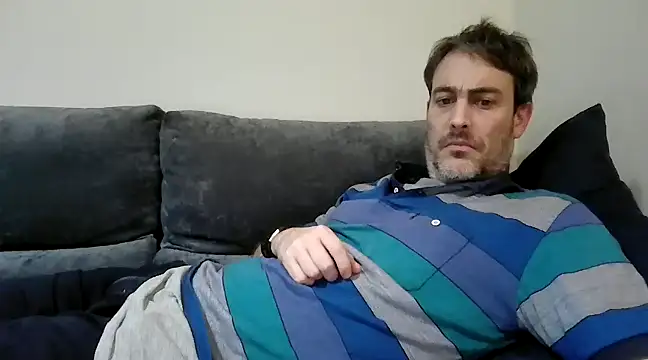 Snapshot of basquehotboy chatting on December 18, 2024, 10:13 pm basquehotboy online show from December 18, 2024, 10:13 pm