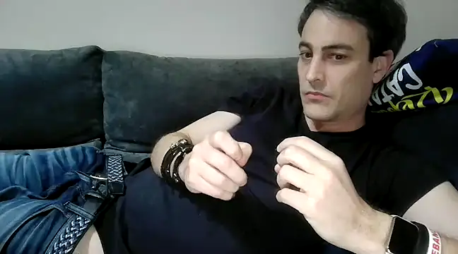 Snapshot of basquehotboy chatting on January 14, 2025, 11:27 pm basquehotboy online show from January 14, 2025, 11:27 pm
