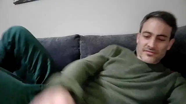 Snapshot of basquehotboy chatting on February 13, 2025, 9:49 pm basquehotboy online show from February 13, 2025, 9:49 pm
