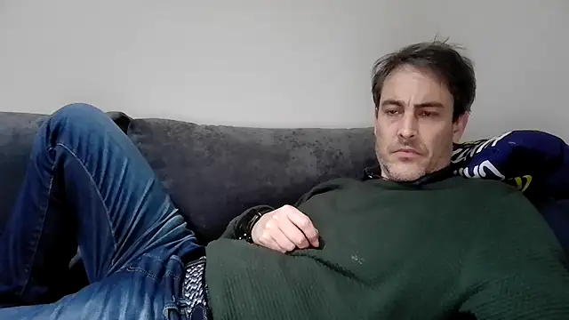 Snapshot of basquehotboy chatting on January 9, 2025, 9:58 pm basquehotboy online show from January 9, 2025, 9:58 pm