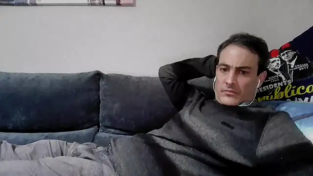 Snapshot of basquehotboy chatting on February 27, 2025, 10:31 pm basquehotboy online show from February 27, 2025, 10:31 pm