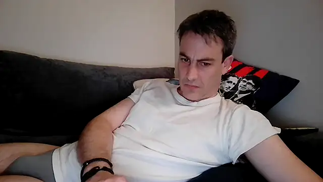 Snapshot of basquehotboy chatting on February 8, 2025, 11:55 pm basquehotboy online show from February 8, 2025, 11:55 pm