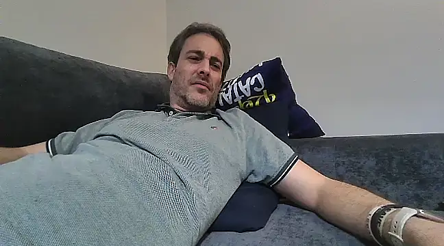 Snapshot of basquehotboy chatting on January 13, 2025, 11:38 pm basquehotboy online show from January 13, 2025, 11:38 pm