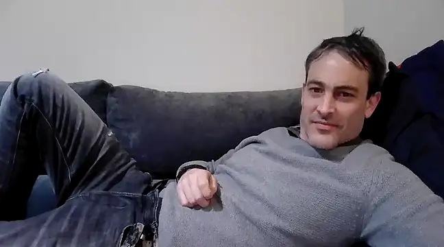Snapshot of basquehotboy chatting on March 1, 2025, 10:10 pm basquehotboy online show from March 1, 2025, 10:10 pm