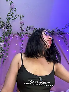 Snapshot of anni_ross chatting on July 8, 2026, 9:37 pm anni ross online show from July 8, 2026, 9:37 pm