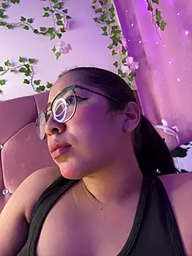 Snapshot of anni_ross chatting on June 30, 2026, 11:27 pm anni ross online show from June 30, 2026, 11:27 pm