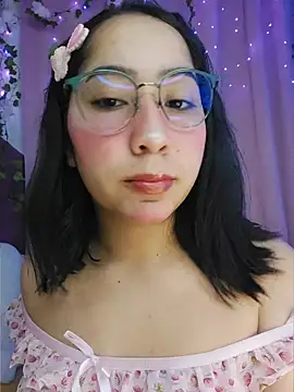 Snapshot of anni_ross chatting on May 6, 2026, 9:52 pm anni ross online show from May 6, 2026, 9:52 pm