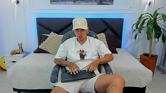 Damian23   online show from December 2, 2025, 11:12 am