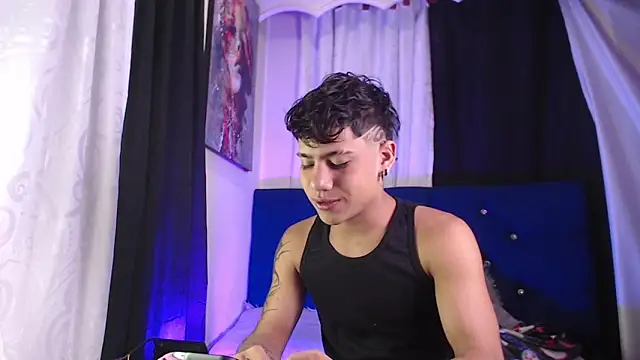 Sexys Boys Hot1 online show from February 18, 2026, 1:36 am