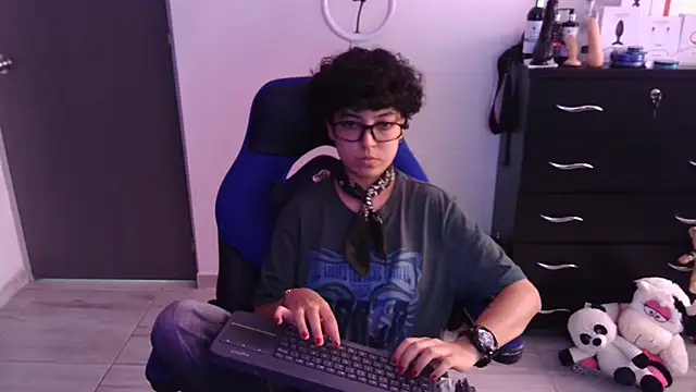 Snapshot of thomascooper7 chatting on February 18, 2026, 6:48 pm thomascooper7 online show from February 18, 2026, 6:48 pm