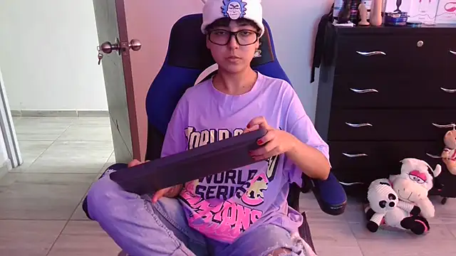 Snapshot of thomascooper7 chatting on December 20, 2025, 6:55 pm thomascooper7 online show from December 20, 2025, 6:55 pm