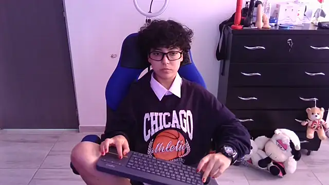 Snapshot of thomascooper7 chatting on March 4, 2026, 4:26 pm thomascooper7 online show from March 4, 2026, 4:26 pm