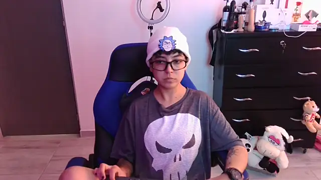 Snapshot of thomascooper7 chatting on November 10, 2025, 6:13 pm thomascooper7 online show from November 10, 2025, 6:13 pm