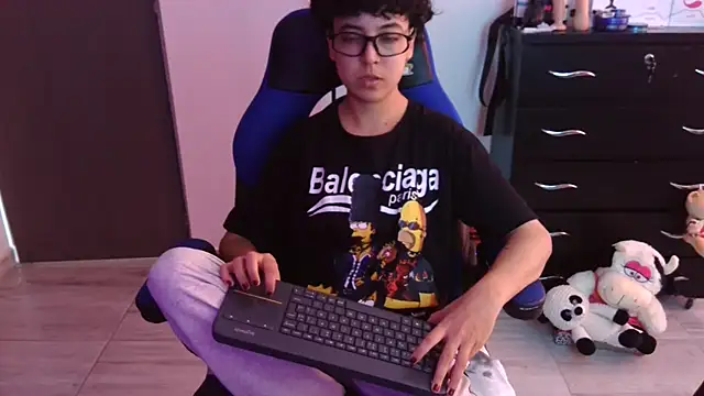 Snapshot of thomascooper7 chatting on December 4, 2025, 5:56 pm thomascooper7 online show from December 4, 2025, 5:56 pm