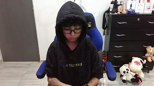 Snapshot of thomascooper7 chatting on January 13, 2026, 8:13 pm thomascooper7 online show from January 13, 2026, 8:13 pm