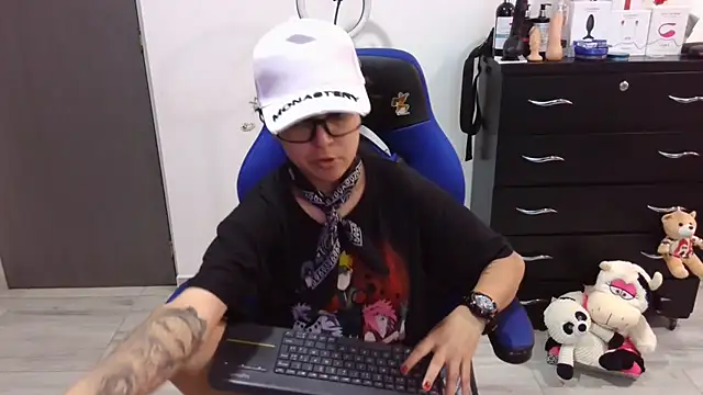 Snapshot of thomascooper7 chatting on January 14, 2026, 8:12 pm thomascooper7 online show from January 14, 2026, 8:12 pm