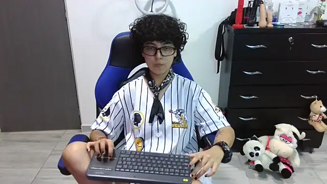 thomascooper7 online show from March 26, 2026, 7:45 pm