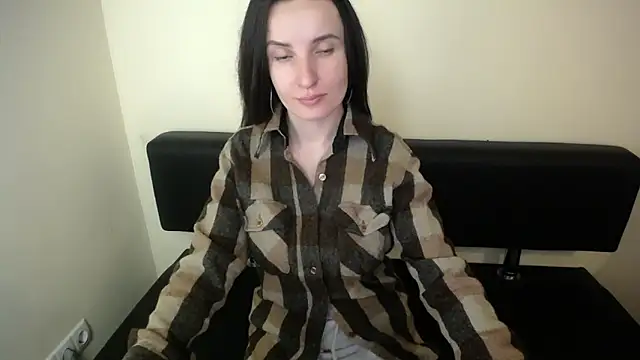 LaimaV  online show from December 19, 2025, 12:29 pm