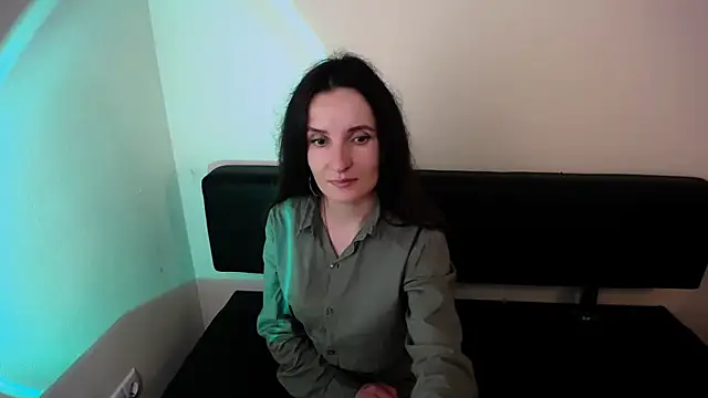 Snapshot of LaimaV_ chatting on October 11, 2025, 12:06 pm LaimaV online show from October 11, 2025, 12:06 pm
