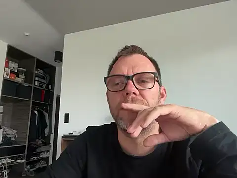 Snapshot of xmnbx77 chatting on November 3, 2025, 10:30 am xmnbx77 online show from November 3, 2025, 10:30 am