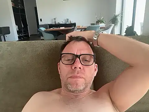 Snapshot of xmnbx77 chatting on October 13, 2025, 9:55 am xmnbx77 online show from October 13, 2025, 9:55 am