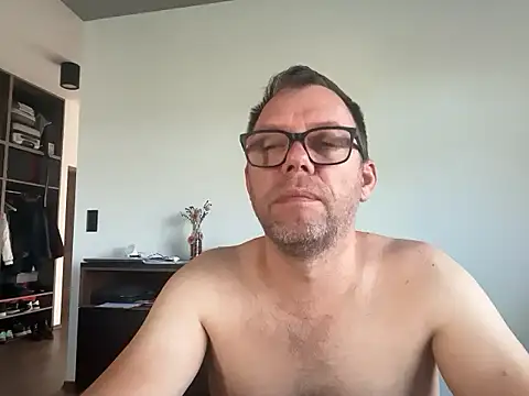 Snapshot of xmnbx77 chatting on October 14, 2025, 7:31 am xmnbx77 online show from October 14, 2025, 7:31 am