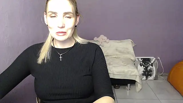  sexy lady online show from October 28, 2025, 2:05 pm