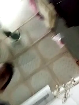 Snapshot of fanus_6927 chatting on December 18, 2024, 2:28 pm fanus 6927 online show from December 18, 2024, 2:28 pm