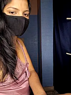 Nisha027 online show from November 10, 2025, 11:43 pm