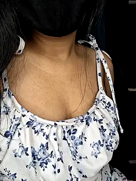 Snapshot of Nisha027 chatting on February 7, 2026, 1:02 am Nisha027 online show from February 7, 2026, 1:02 am