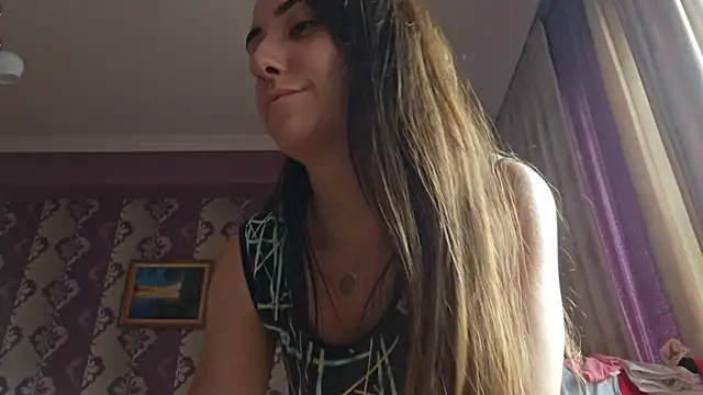 Snapshot of AlejandraDelaney chatting on September 12, 2025, 12:38 pm AlejandraDelaney online show from September 12, 2025, 12:38 pm