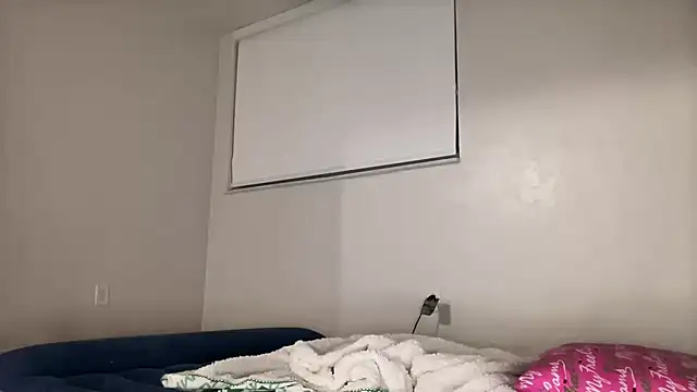 Snapshot of miamiworld chatting on February 25, 2026, 7:52 am miamiworld online show from February 25, 2026, 7:52 am