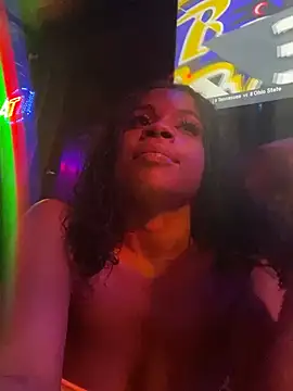 Snapshot of miamiworld chatting on December 16, 2024, 6:32 am miamiworld online show from December 16, 2024, 6:32 am