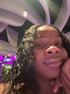 Snapshot of miamiworld chatting on December 19, 2025, 10:56 pm miamiworld online show from December 19, 2025, 10:56 pm