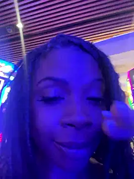 Snapshot of miamiworld chatting on December 5, 2024, 12:25 am miamiworld online show from December 5, 2024, 12:25 am