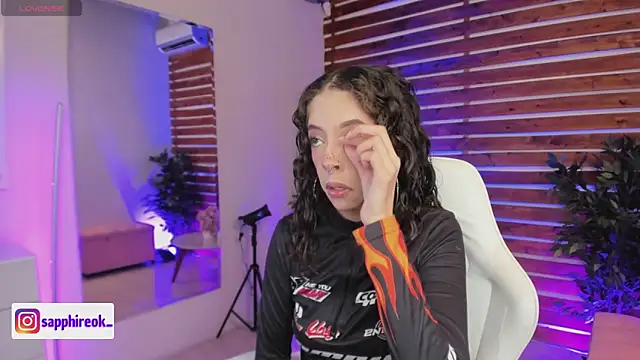 Snapshot of Sapphire_Venuss chatting on February 20, 2026, 12:51 am Sapphire Venuss online show from February 20, 2026, 12:51 am