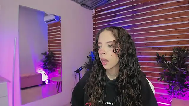 Snapshot of Sapphire_Venuss chatting on February 26, 2026, 1:49 am Sapphire Venuss online show from February 26, 2026, 1:49 am