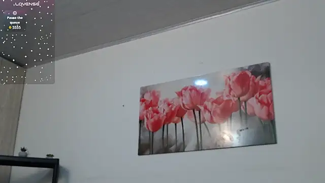 lily f00x online show from March 13, 2026, 12:43 pm