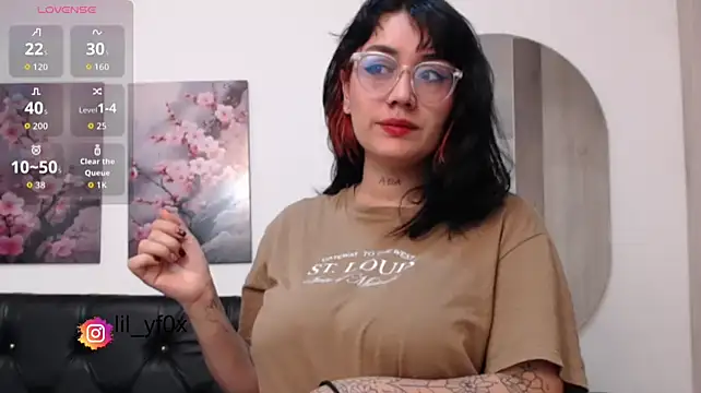 lily f00x online show from September 11, 2025, 12:38 pm