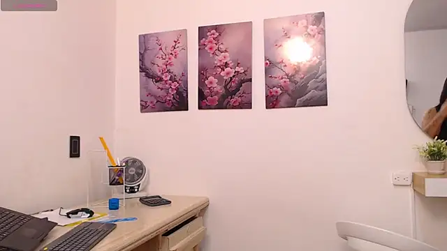 lily f00x online show from February 21, 2026, 12:40 pm