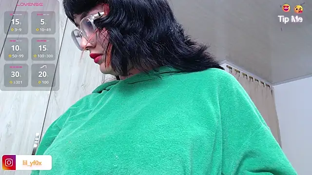 lily f00x online show from September 20, 2025, 12:43 pm