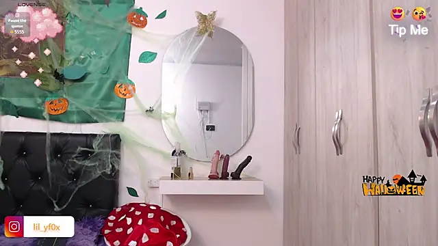 lily f00x online show from October 15, 2025, 12:57 pm