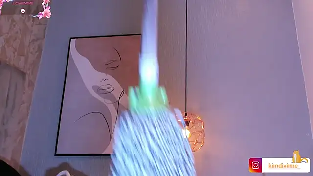 KimDevinne online show from March 6, 2025, 5:35 am