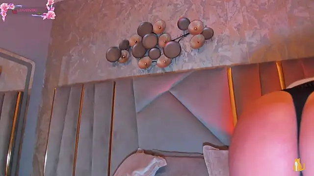 KimDevinne online show from February 20, 2026, 2:30 am