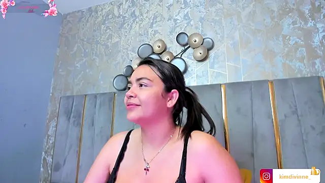 KimDevinne online show from November 14, 2025, 2:59 am