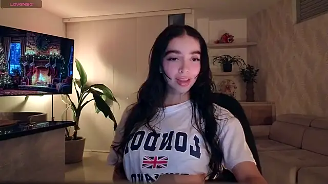 Snapshot of Siny_Moore chatting on November 29, 2025, 1:28 am Siny Moore online show from November 29, 2025, 1:28 am