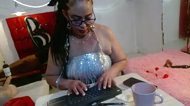 PervertedMature online show from June 4, 2026, 5:23 am