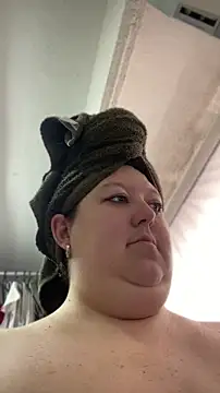 Chloee ep online show from April 8, 2026, 1:01 pm