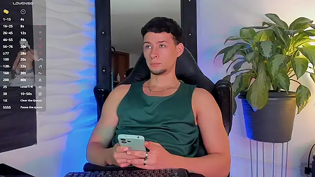 JadeSmiith  online show from January 14, 2026, 11:19 pm